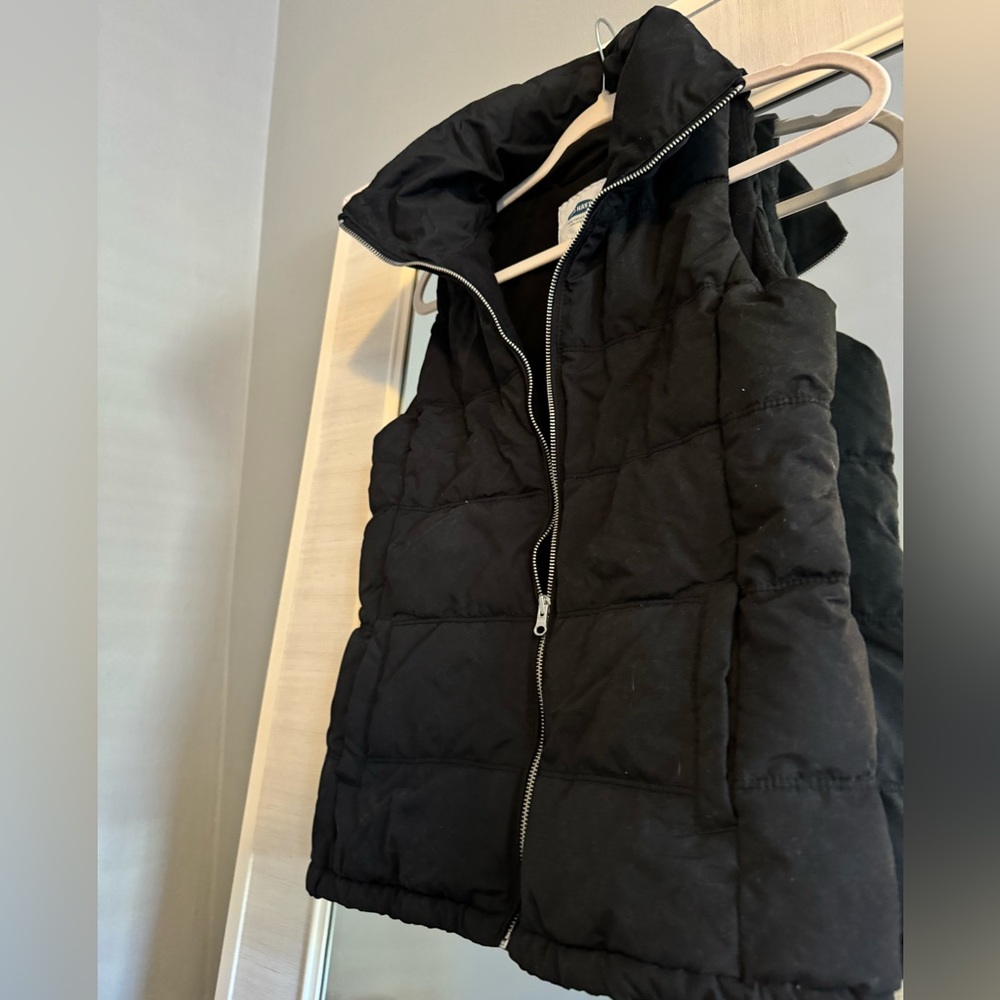 NWOT Chic Black Puffer Vest